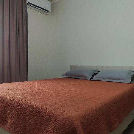 Appartamento Aura On Sydykova Street 290 Bishkek Esterno foto