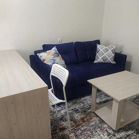 Appartamento Aura On Sydykova Street 290 Bishkek Esterno foto